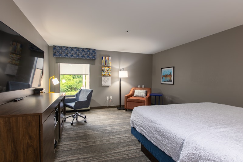 Hampton Inn Suites Wilder 8/36