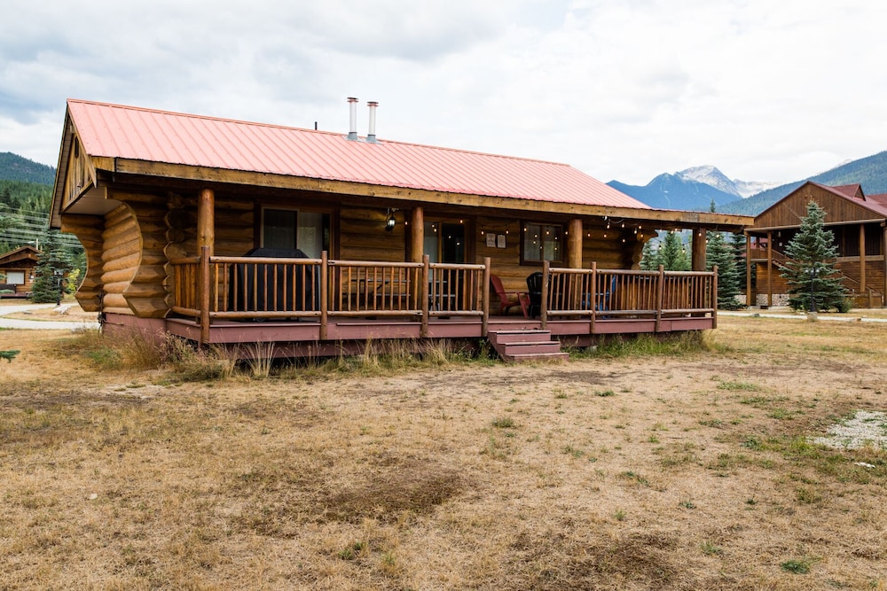 Glacier House Resort 3/36