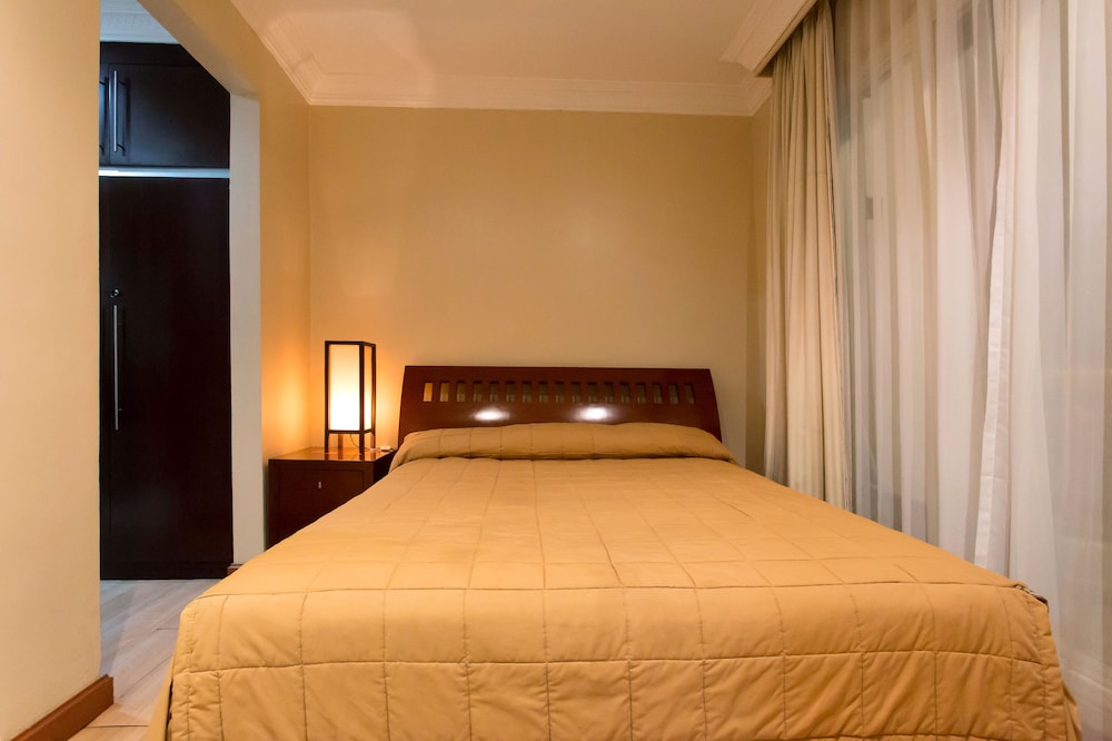 2 BEDROOMS, SUITE