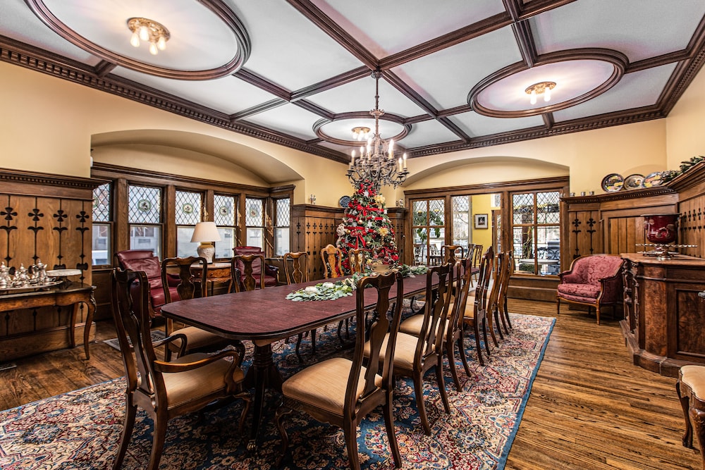 Frederick Stearns House Historic Inn 35/50
