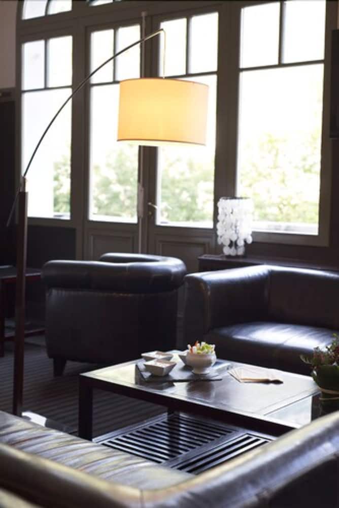 Golf Hotel 34/50