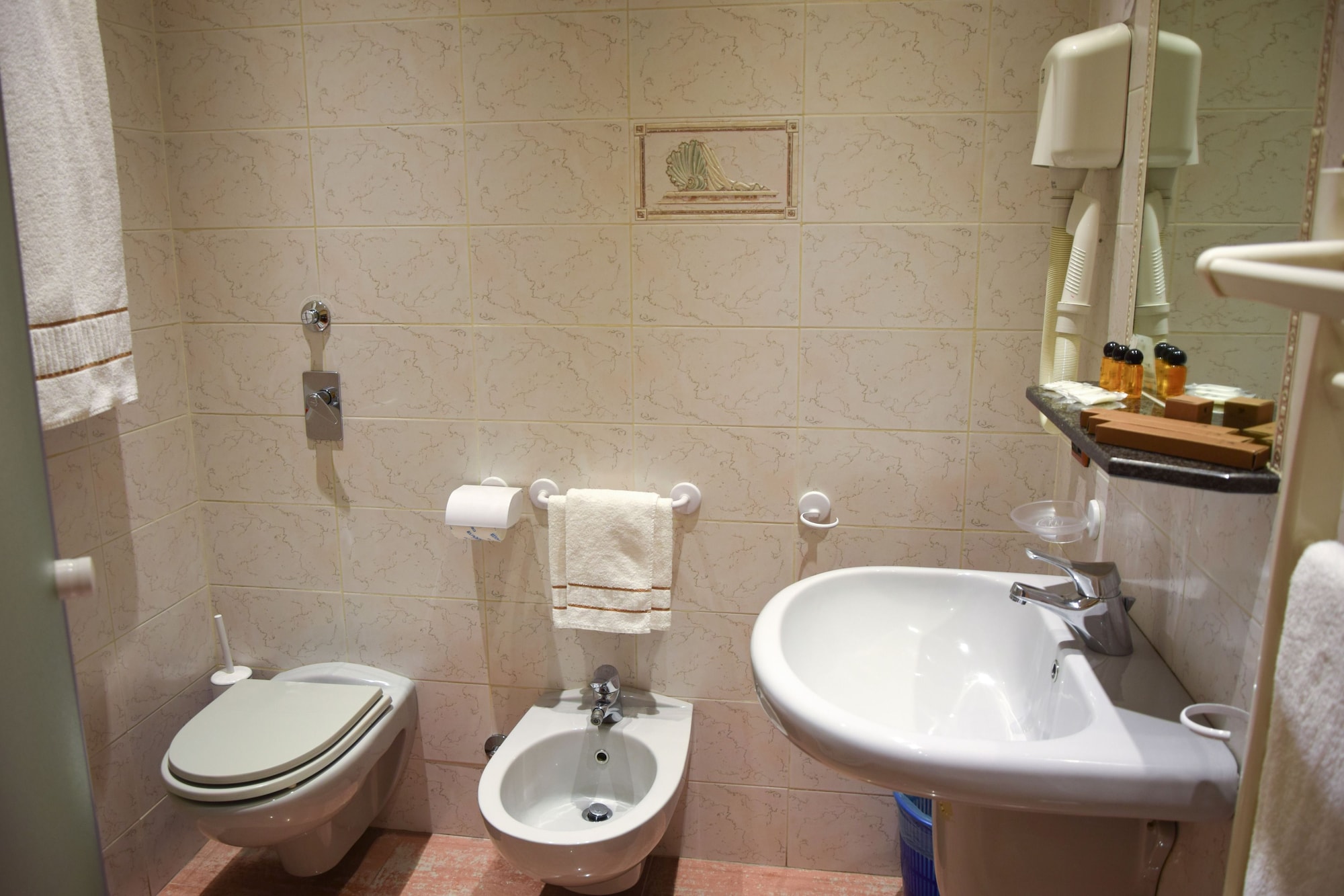 STANDARD, TWIN BEDS
