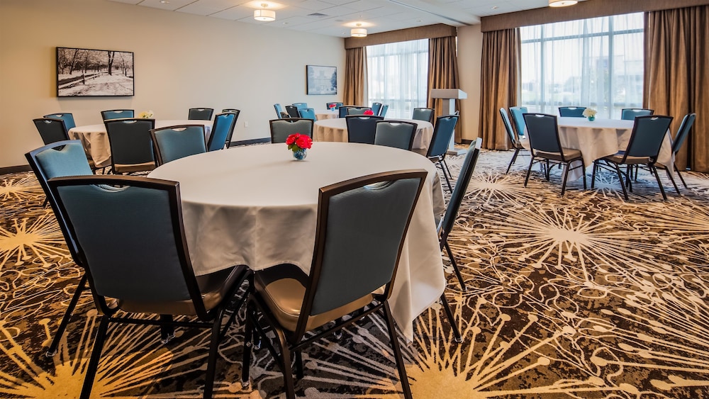 Best Western Plus Bolivar Hotel & Suites 43/46