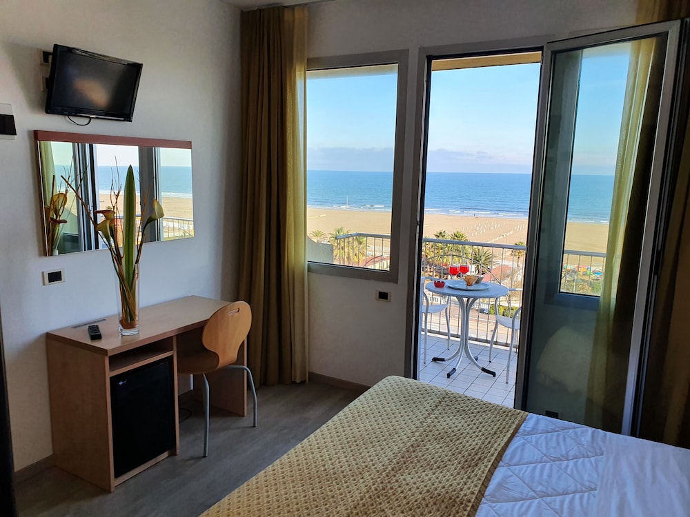 SUPERIOR, DOUBLE OR TWIN BED, SEA VIEW