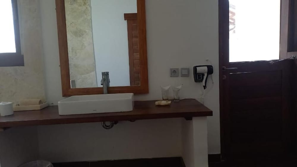 Rua Beach Resort Sumba Island 45/50