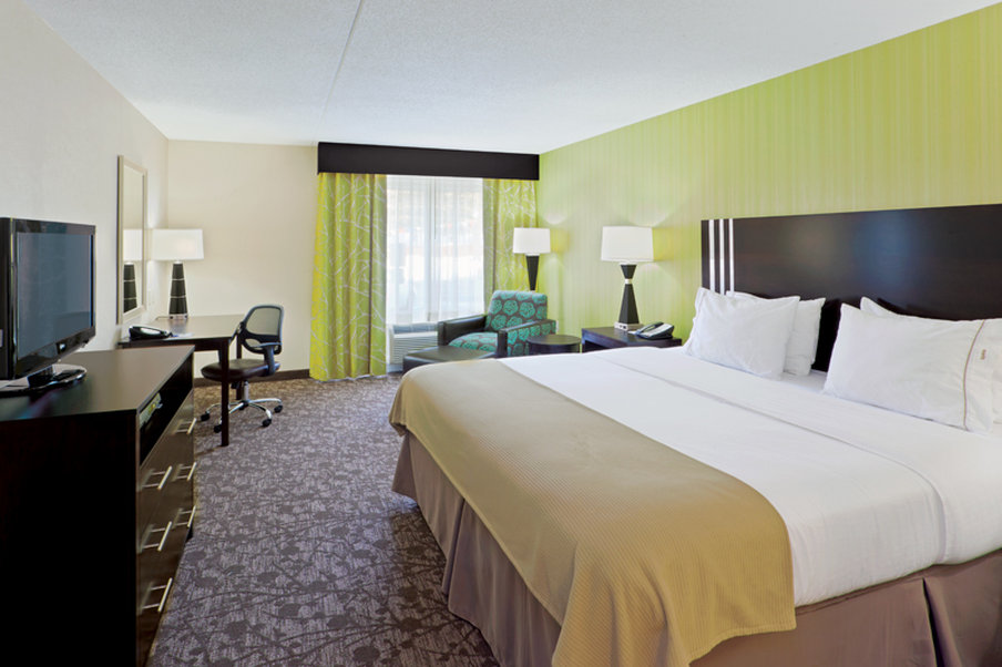 Holiday Inn Express Neptune 11/80