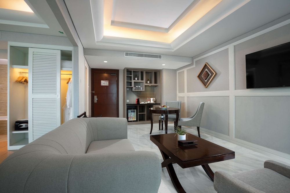 Wyndham Panbil Batam 83/105