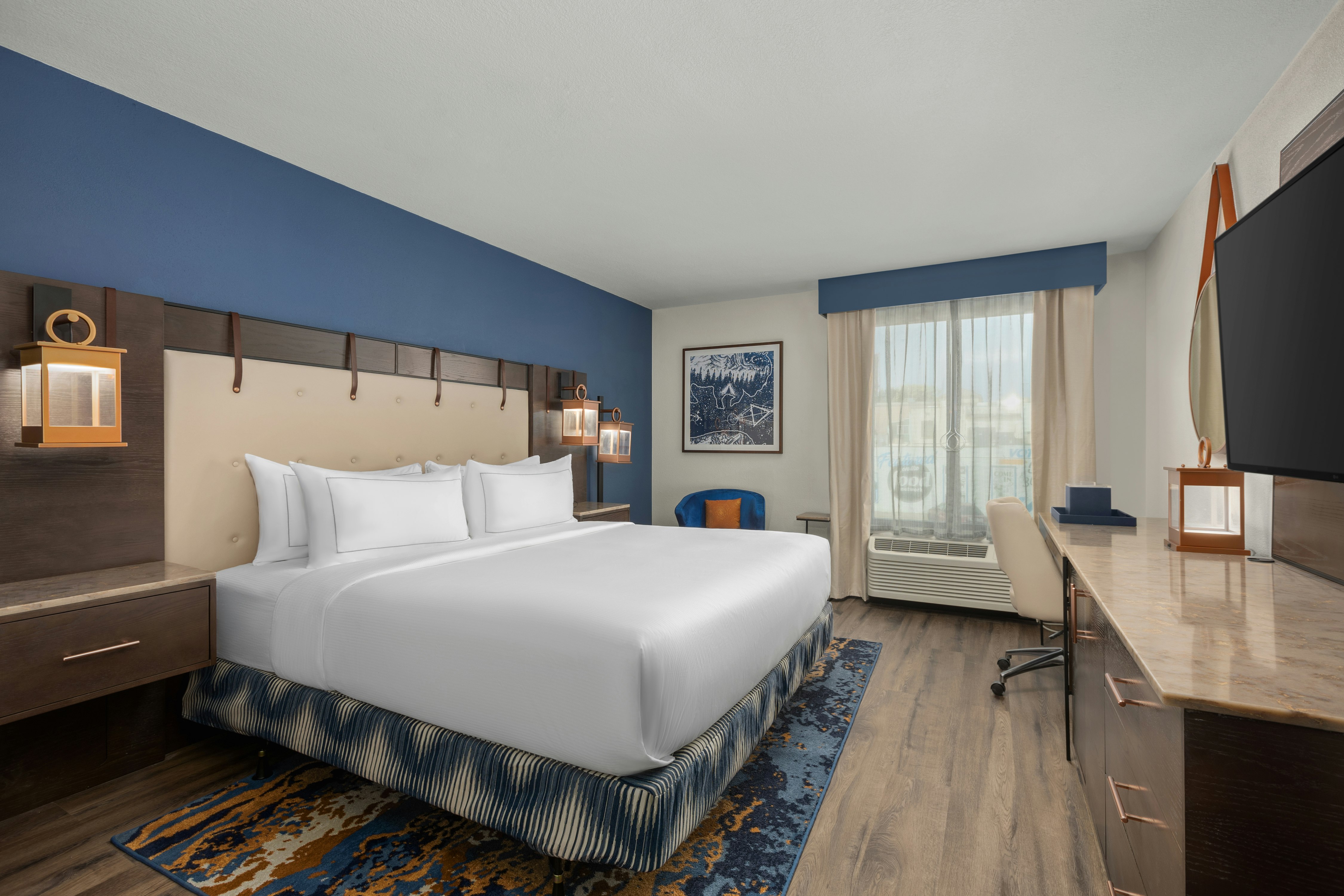 ROOM, KING BED