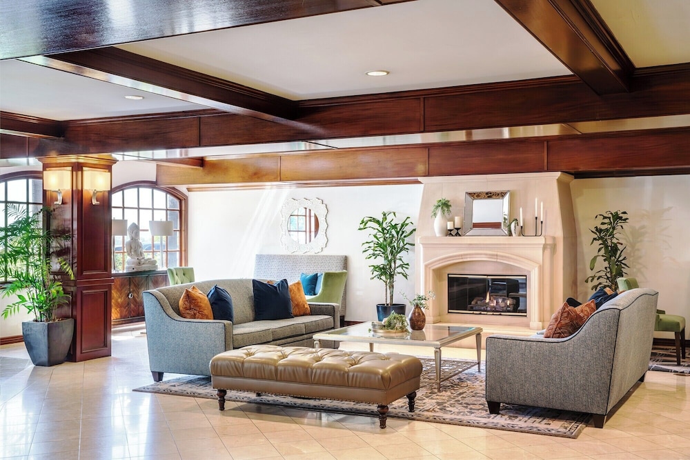 Ayres Suites Diamond Bar 44/65