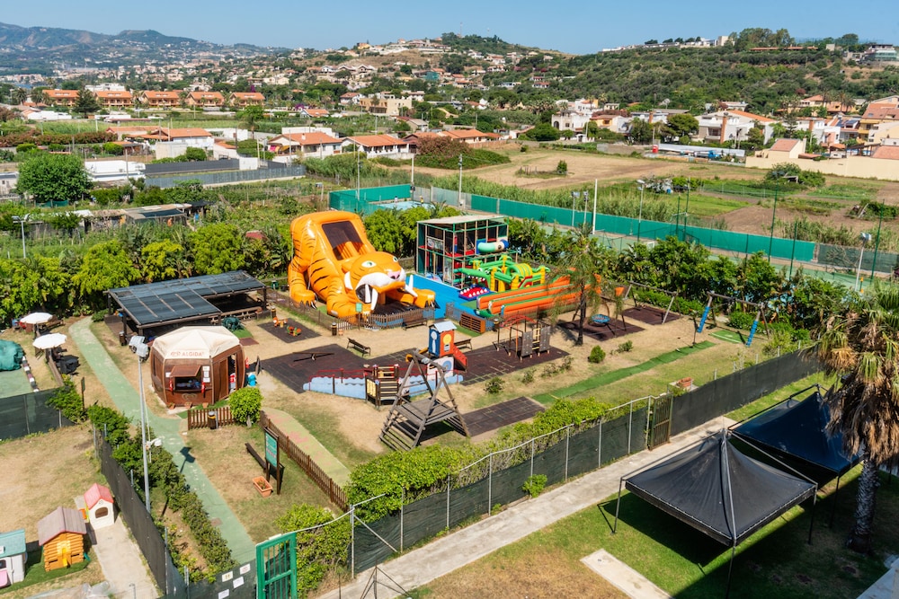 Capo Peloro Resort 24/43