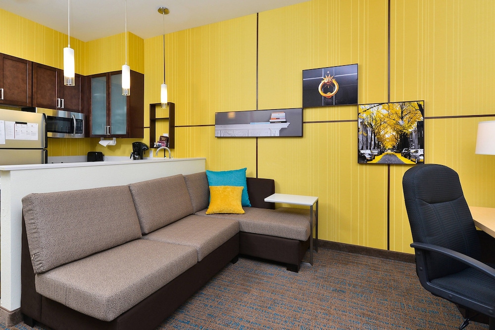 RESIDENCE INN CHAMPAIGN 18/30