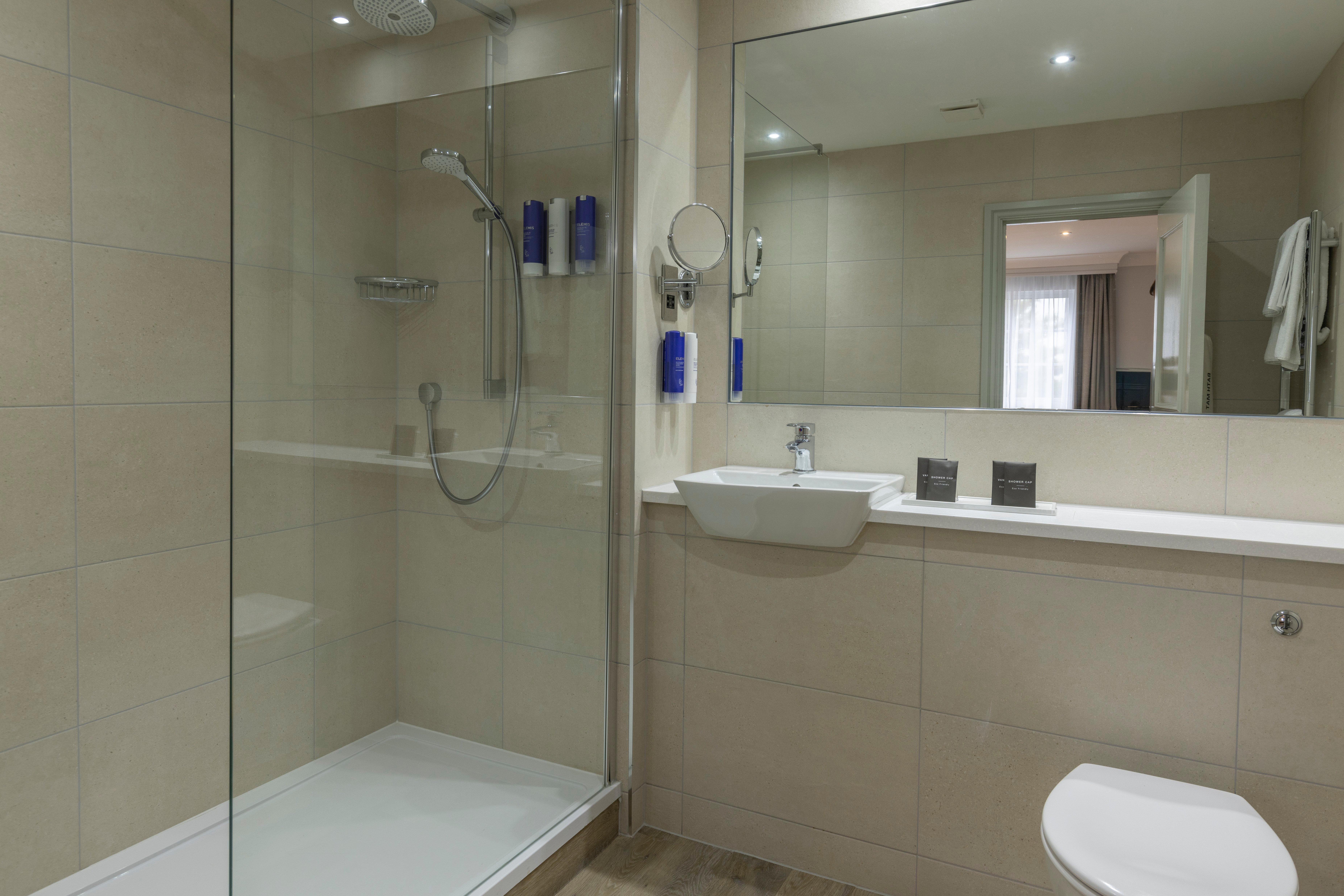غرفة بسرير كوين، Yew Lodge Hotel East Midlands Airport 2/2