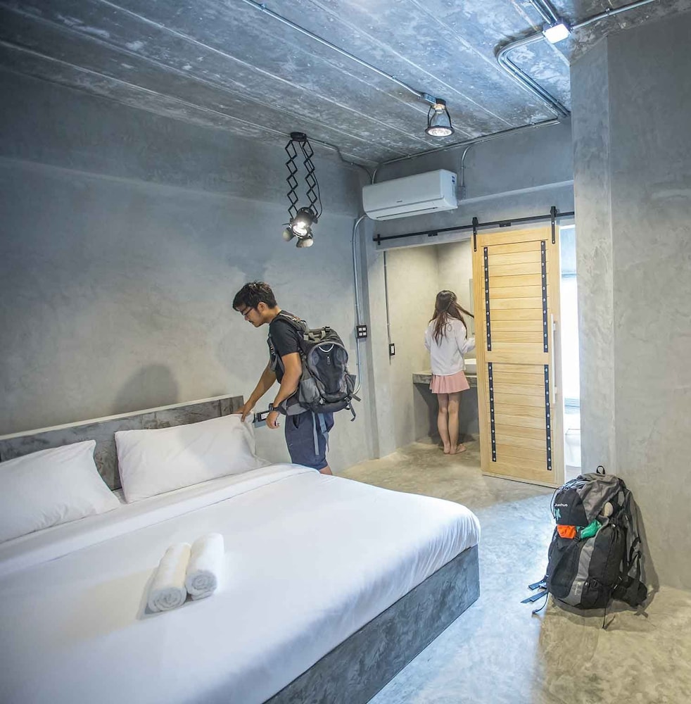 Udonbackpackers Beds And Cafe 18/33