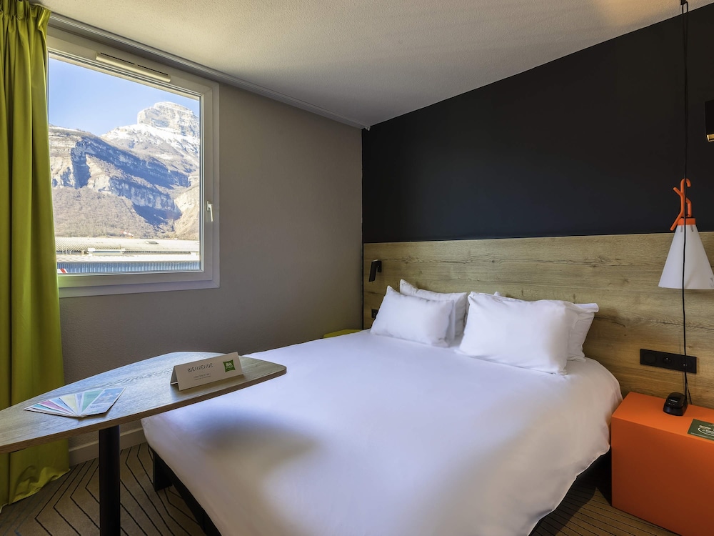 Ibis Styles Crolles Grenoble A41 8/38
