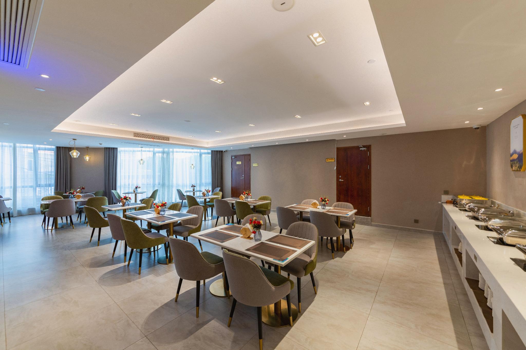 Yitem (Shanghai Hongqiao International Exhibition Center Beiqing Highway) 45/49