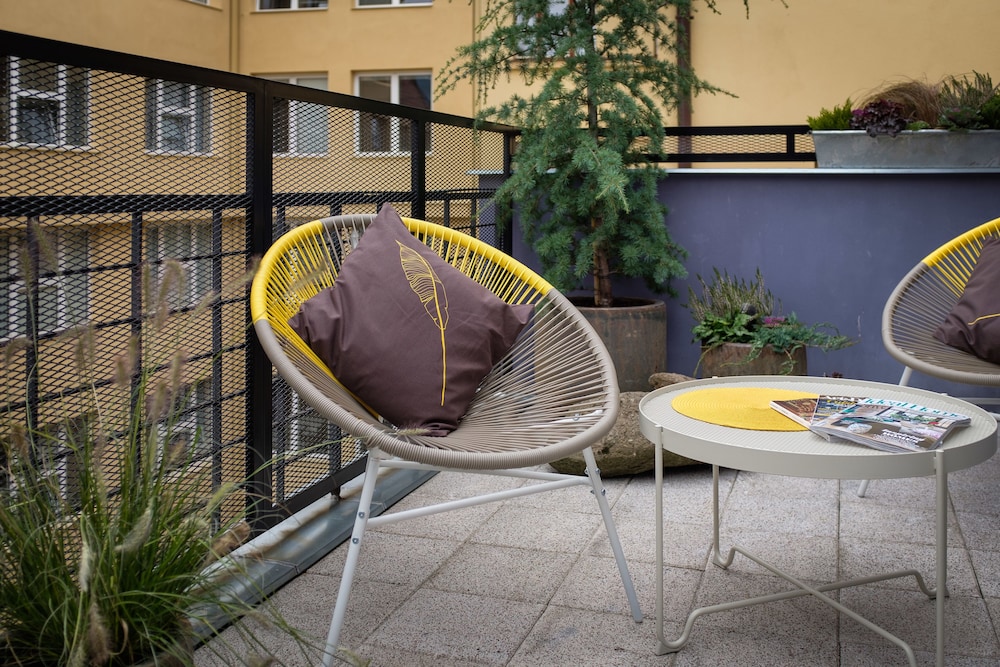 City Leaf Apartments by Adrez Living 17/20