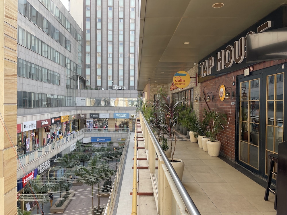 Holiday Inn Express Gurgaon Sector 50 23/49