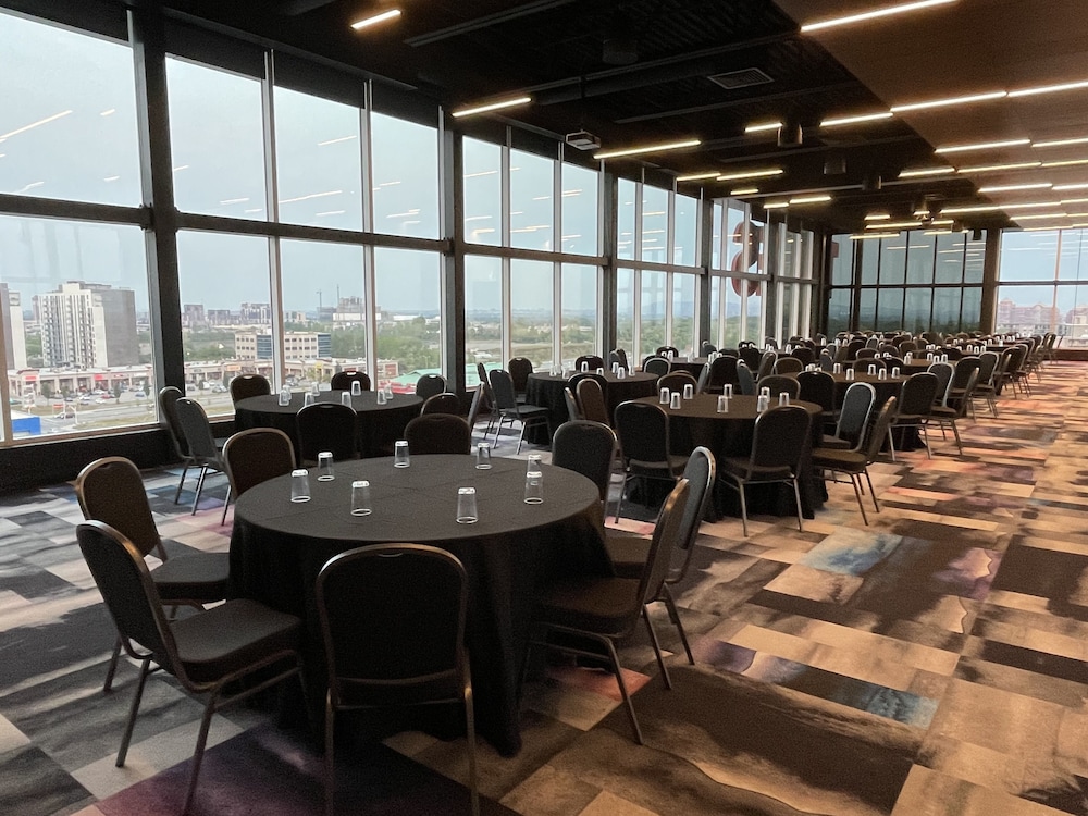 Grand Times Hotel Laval - Centropolis 25/32