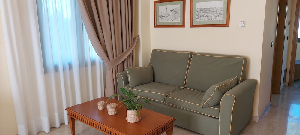 Hotel Mainake Sl 37/60