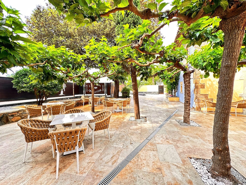 Boutique Hotel Comtal Empuries 47/50