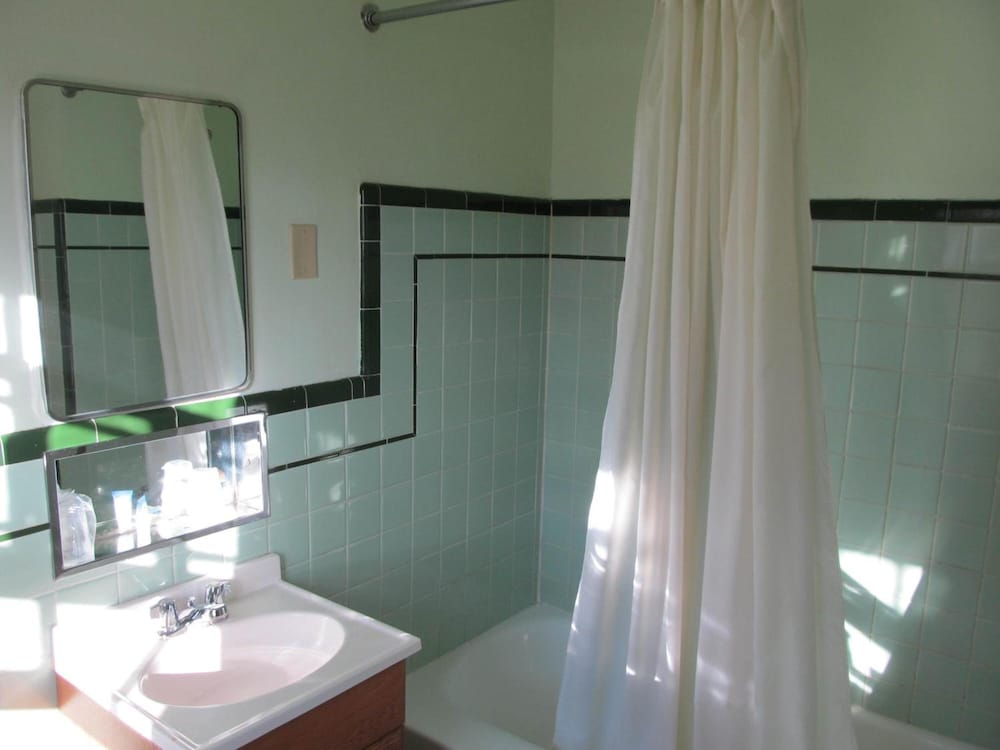 Americas Best Value Inn 41/45