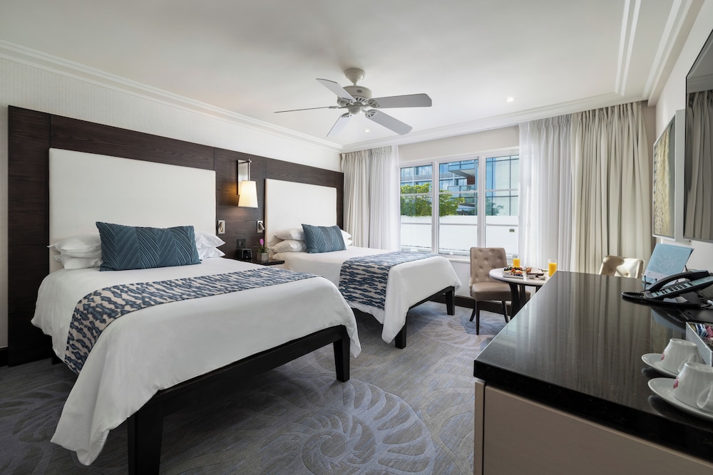 Room, 2 Double Beds, City View