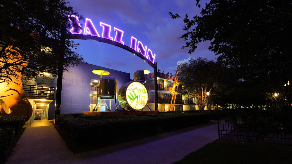 Disneys All Star Music Resort 42/50