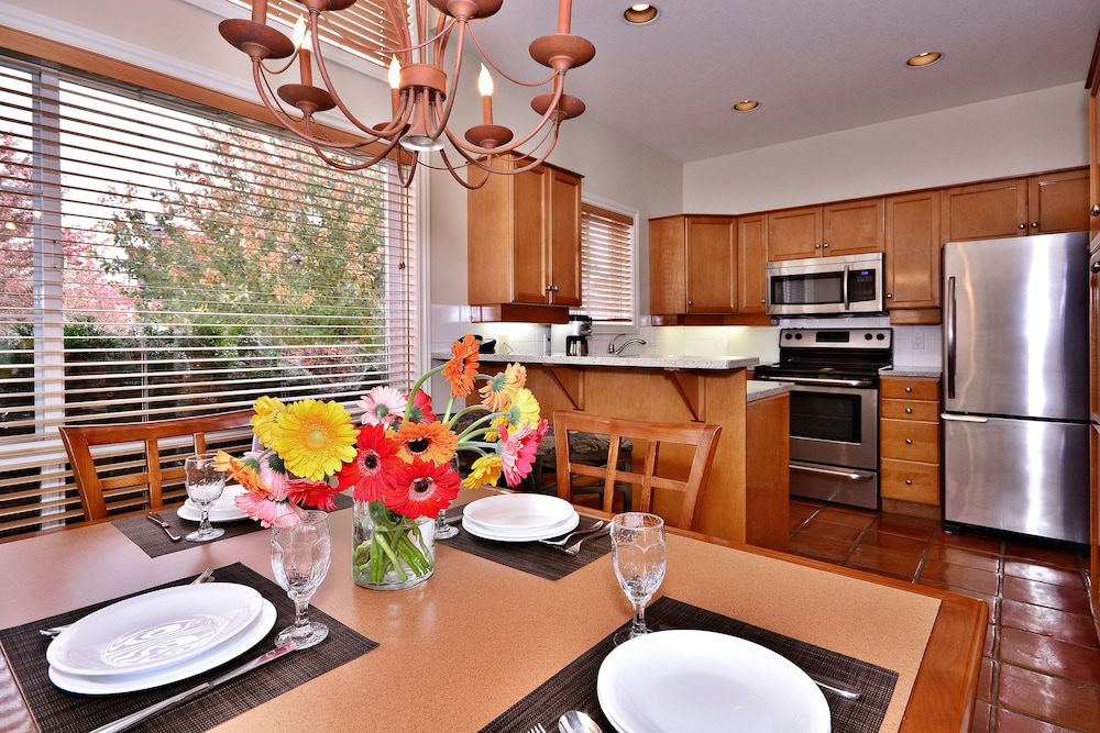 Manteo Resort Waterfront Hotel Villas 54/70