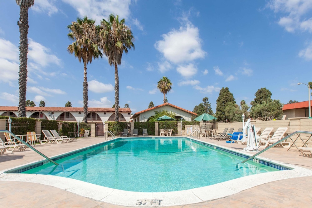 Days Inn By Wyndham Camarillo - Ventura 16/30