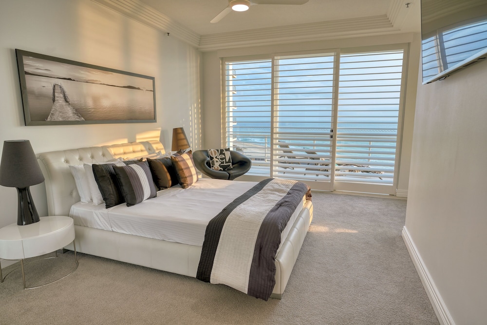 3 Bedrooms, Suite, 2 Double and Twin Beds, Ocean View