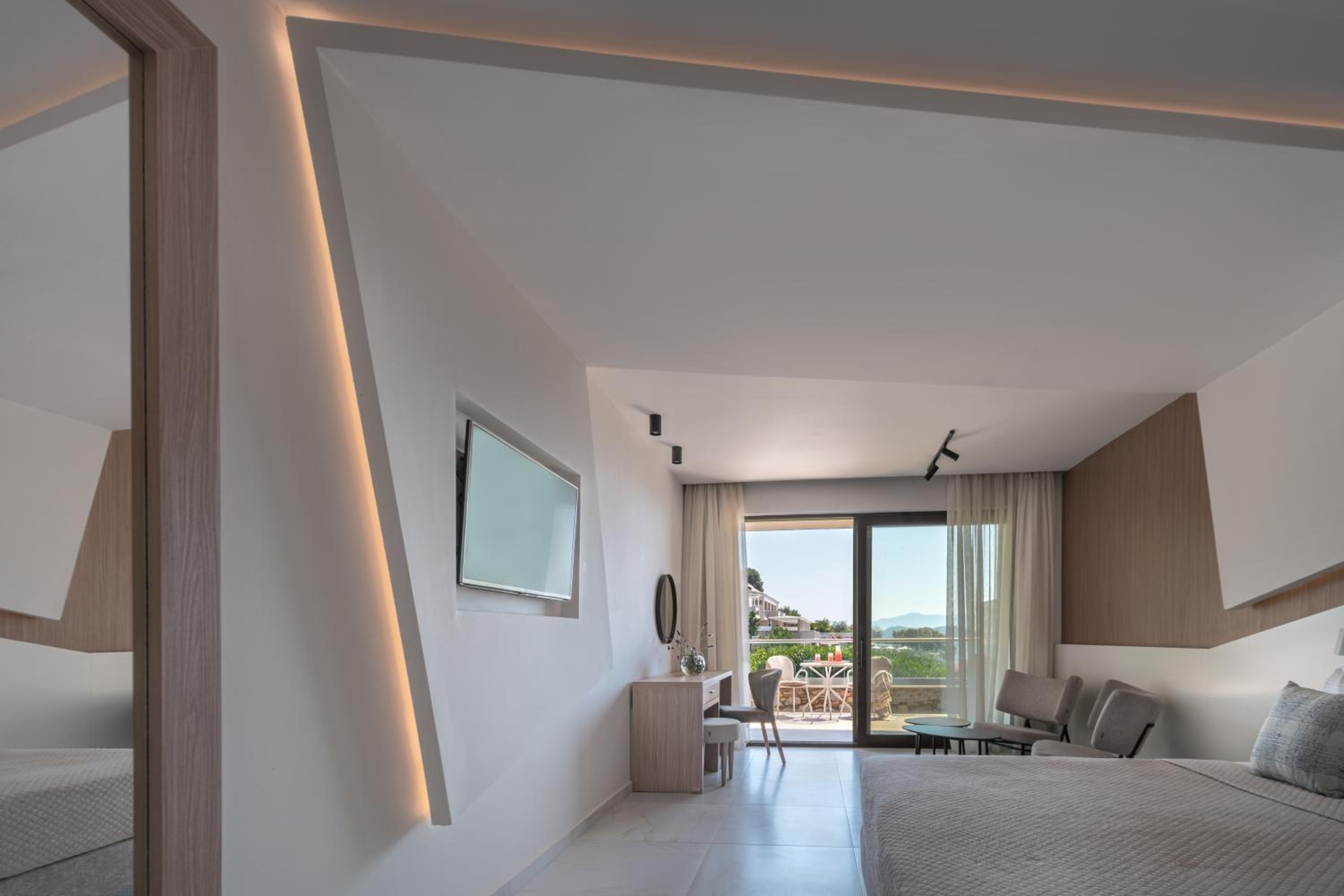 غرفة بسرير كينج بإطلالة على البحر، Kassandra Bay Resort, Suites and Spa 4/8