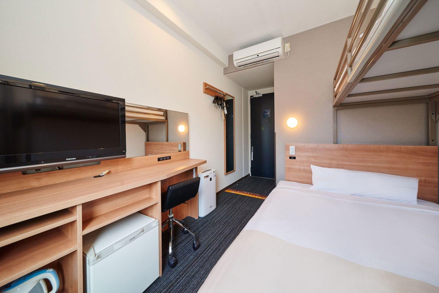 Super, Bunk Bed