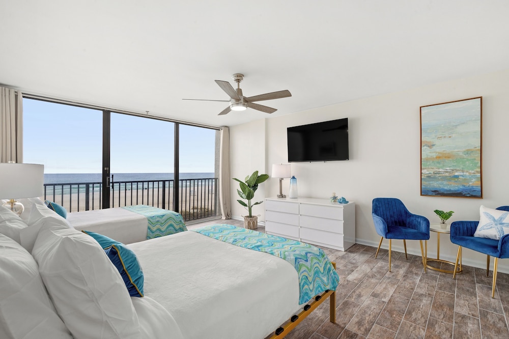 2 Bedrooms, Condo, Coastal, 2 Double Beds, King Bed, Bunk Bed, Beach Front, 2 Bathrooms, Sofa، Sandpiper Beacon Beach Resort 3/9