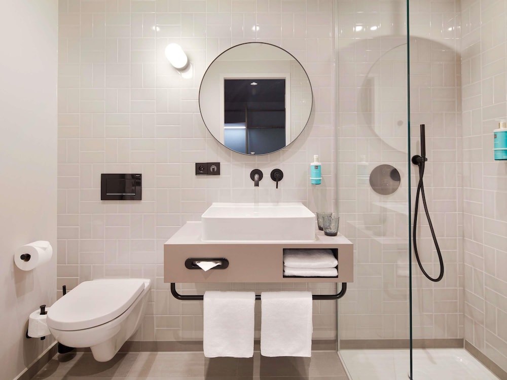 غرفة سوبيريور بسرير مزدوج مع أريكة، Novotel Hamburg Central Station 7/7