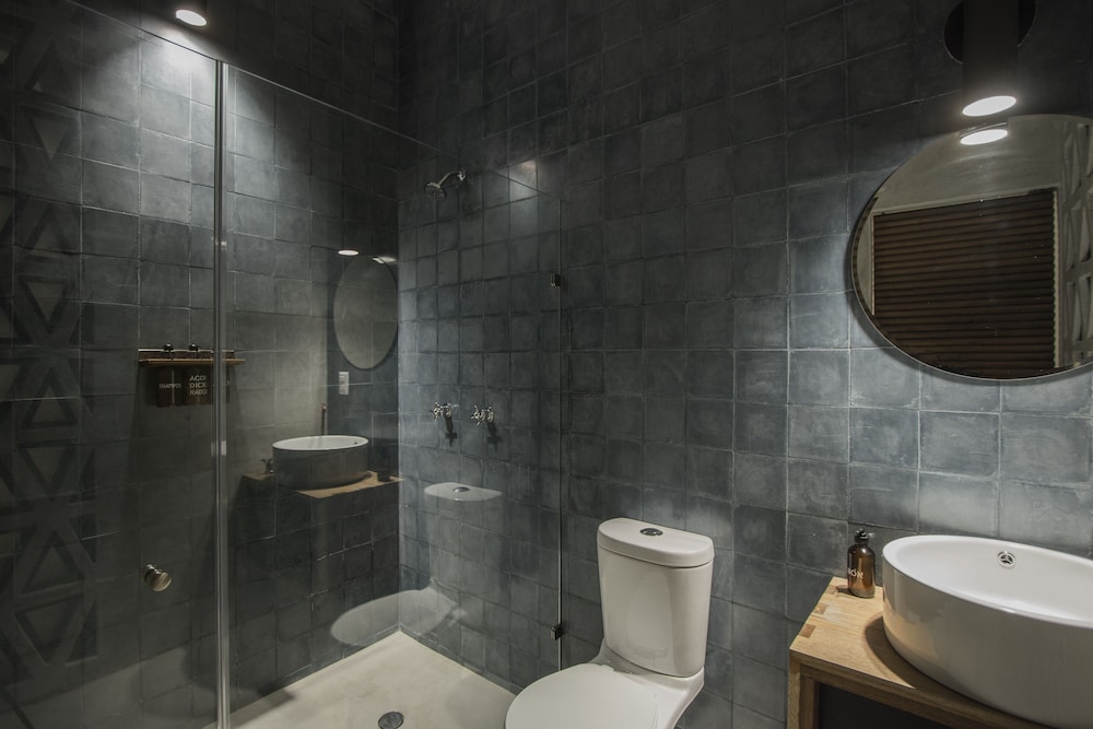Hotel Sin Nombre 45/50