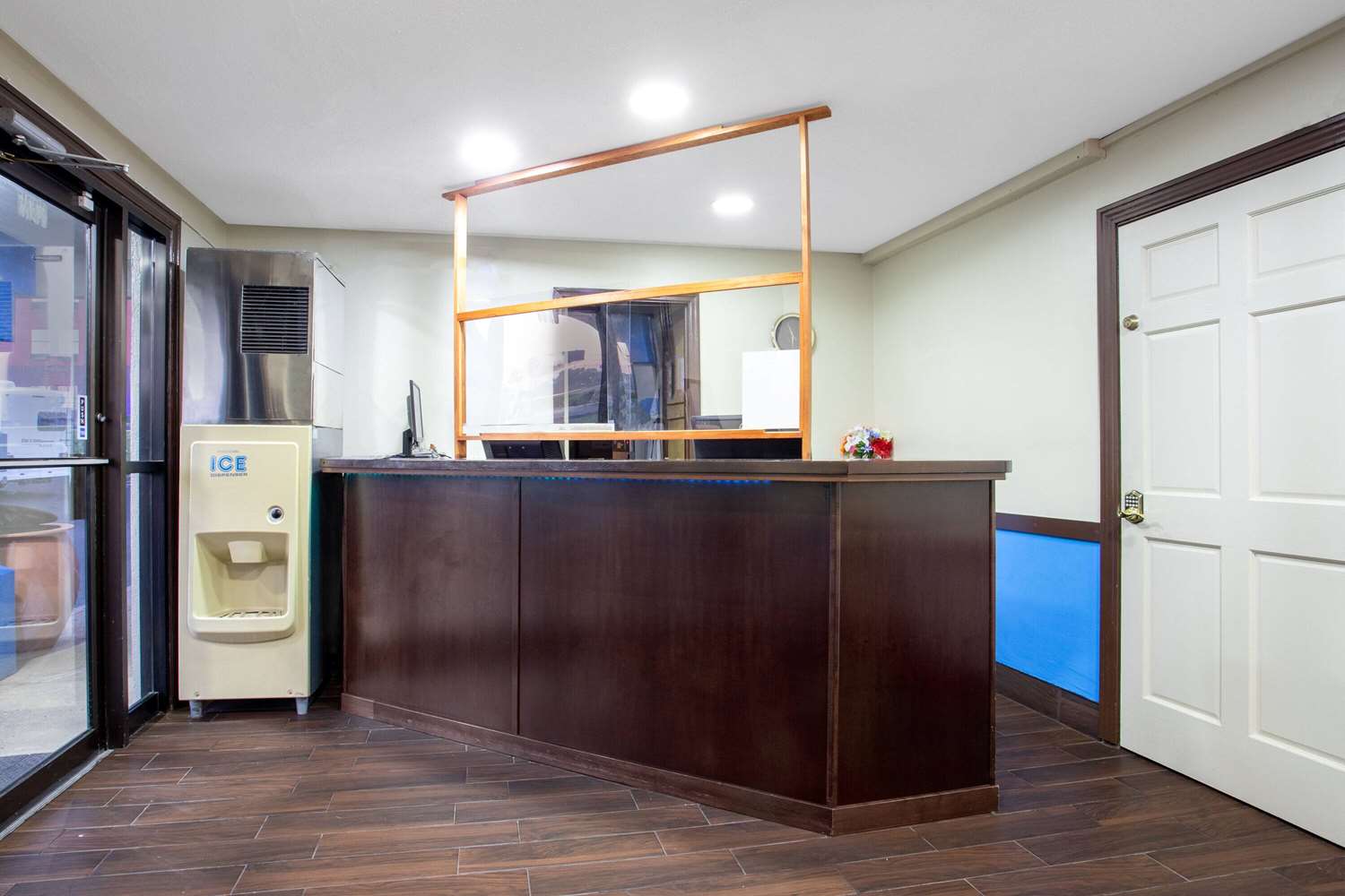Travelodge by Wyndham Richmond IN 4/24