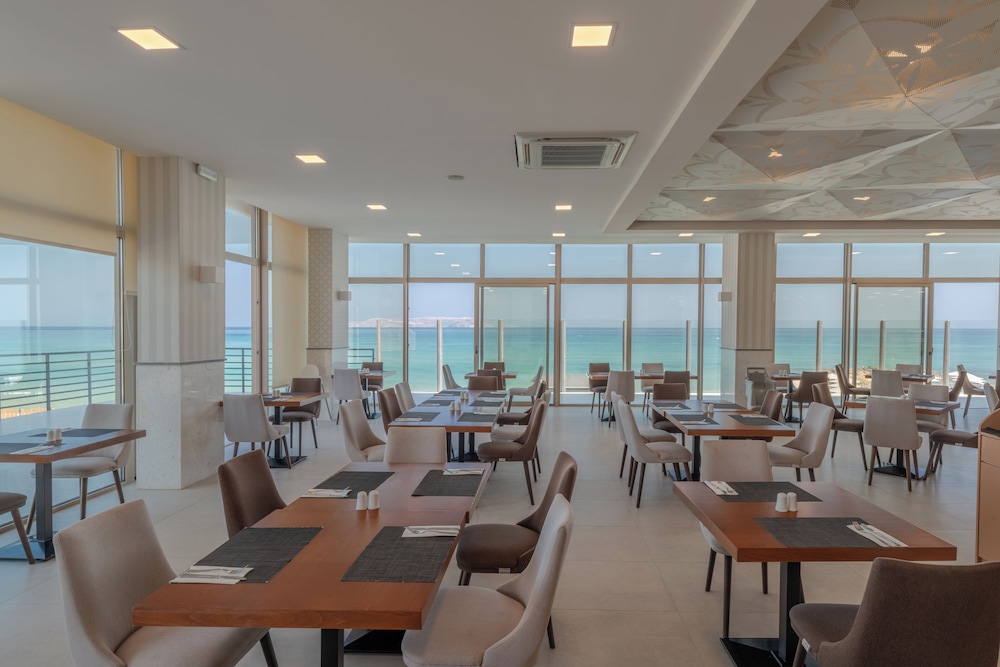 Themis Beach 36/50