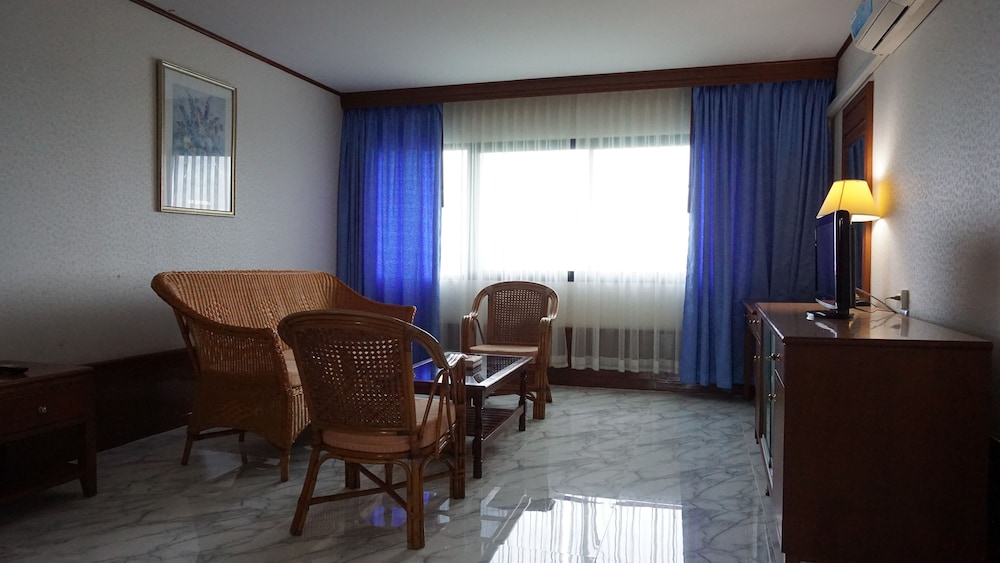 Wattana Park Hotel 38/42