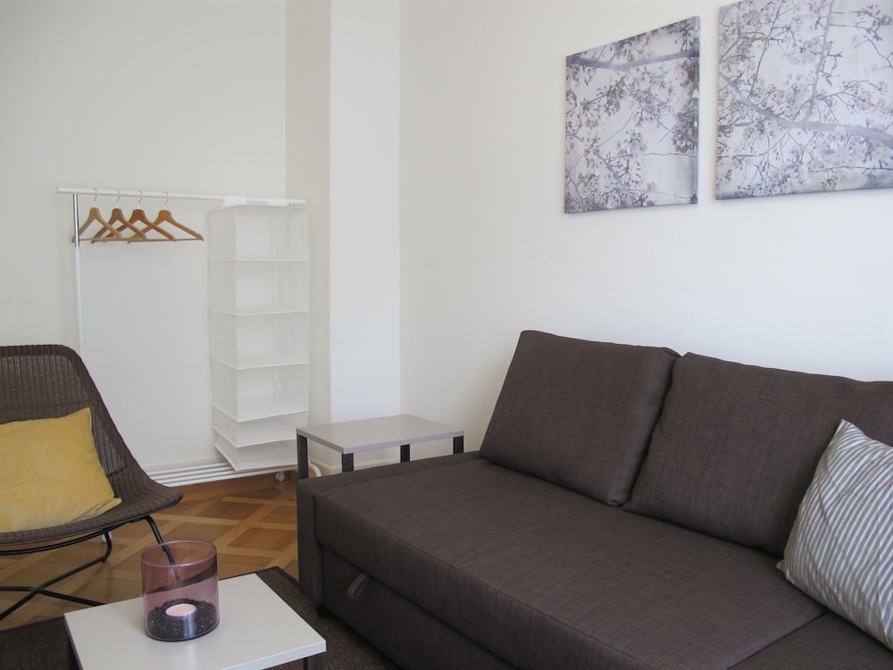 Newly Furnished Apartments In Zurich 25/50
