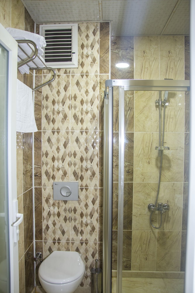 Avesis Hotel 27/32