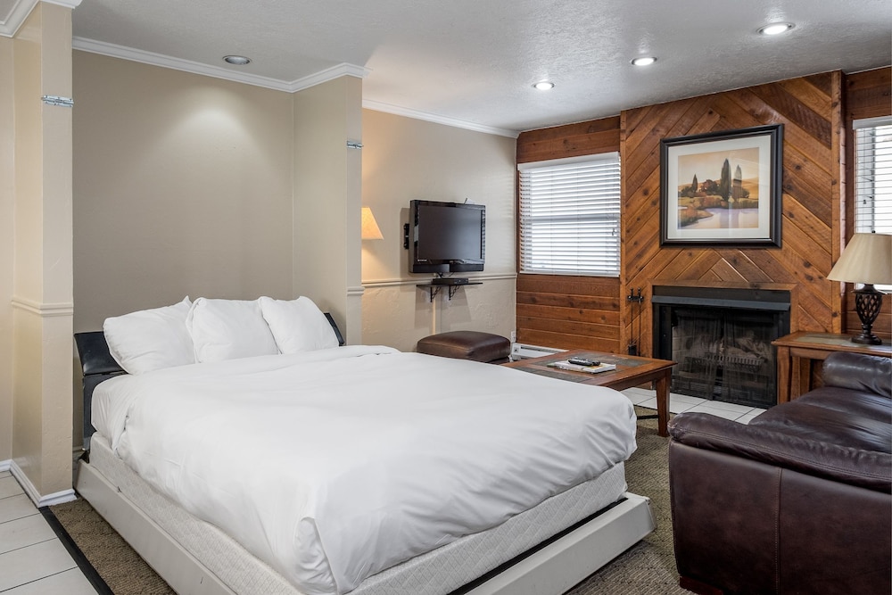 Lift Lodge Resort 11/69