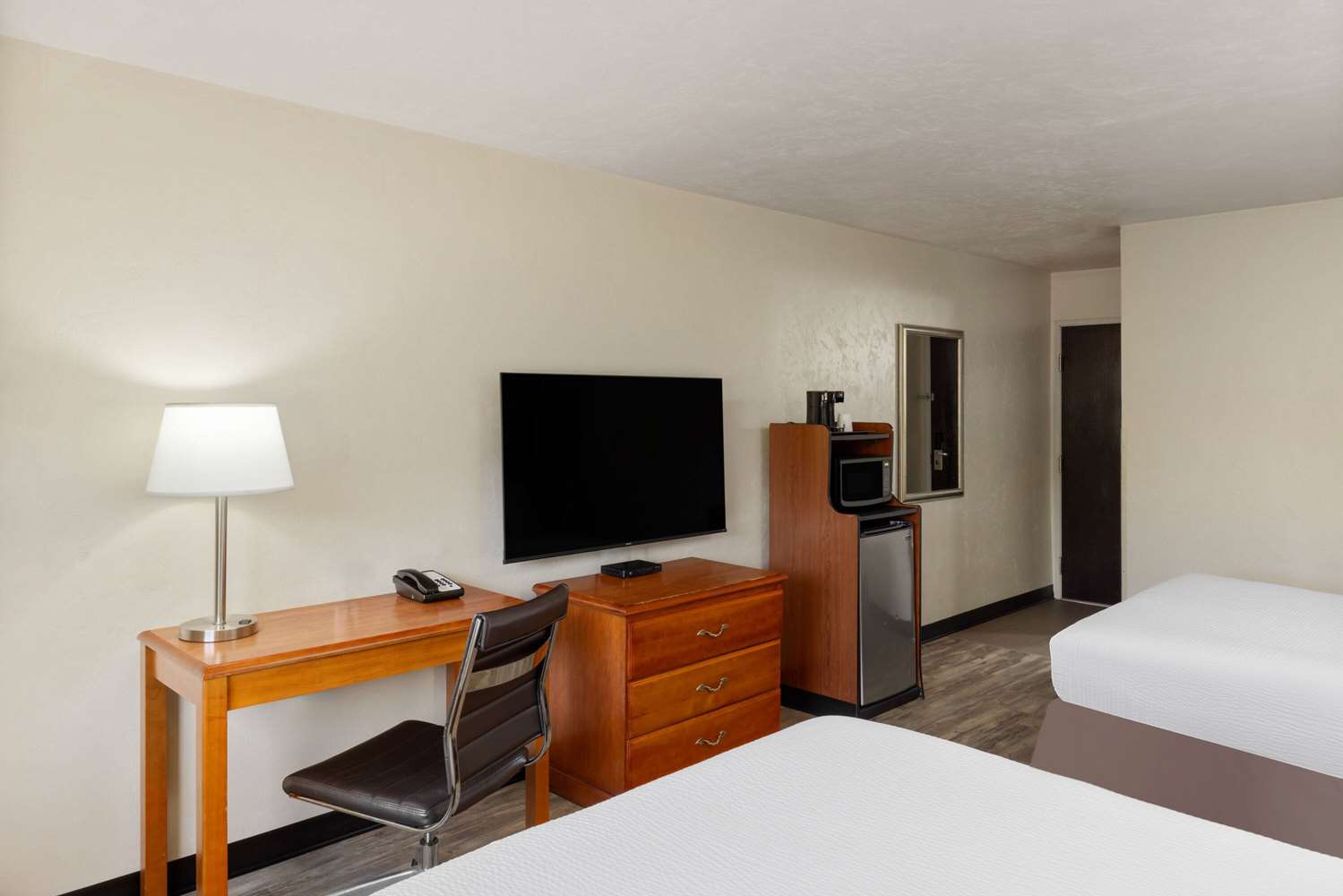 Super 8 By Wyndham Roseburg 24/33