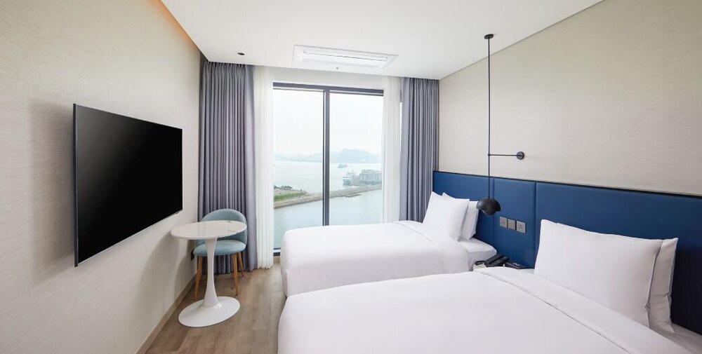 Deluxe, Twin Beds, Sea View