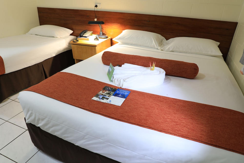 Huon Gulf Hotel and Apartments 23/49