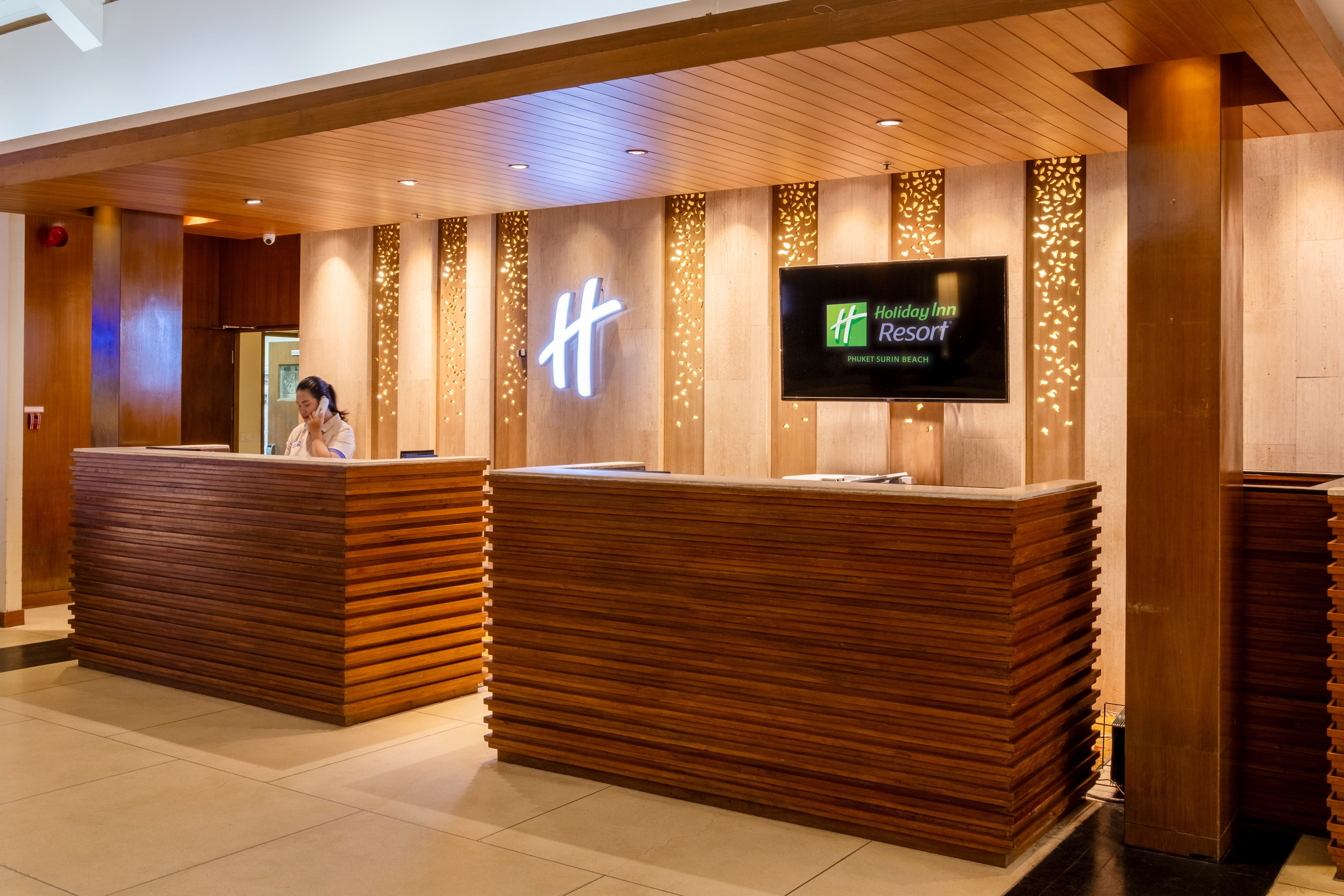 Holiday Inn Resort Phuket Surin Beach 7/50