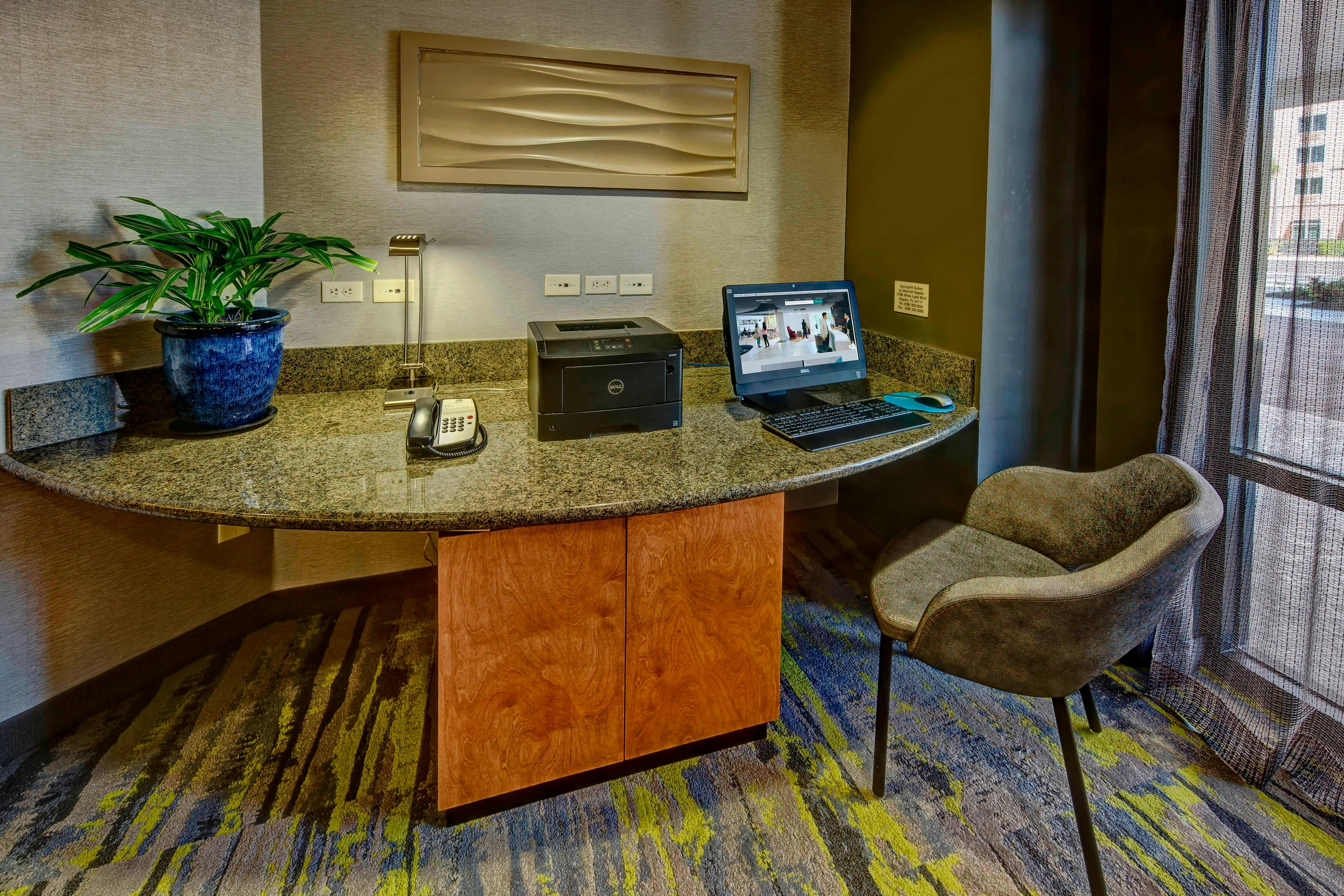 SpringHill Suites by Marriott Naples 36/40