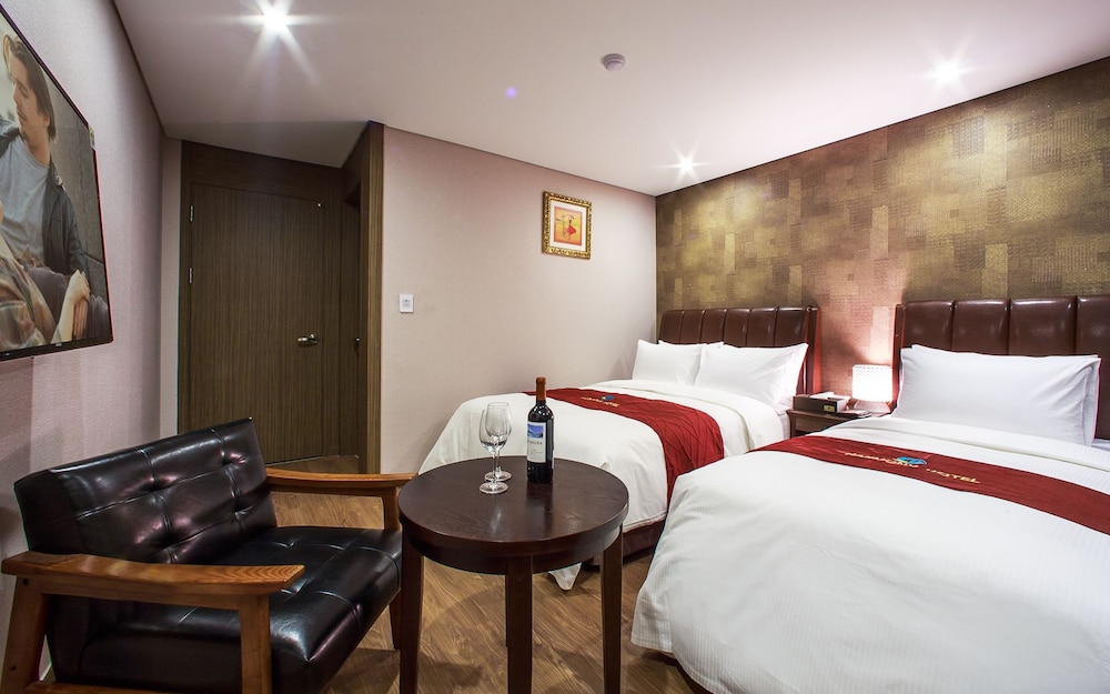 Harmony Hotel 10/55