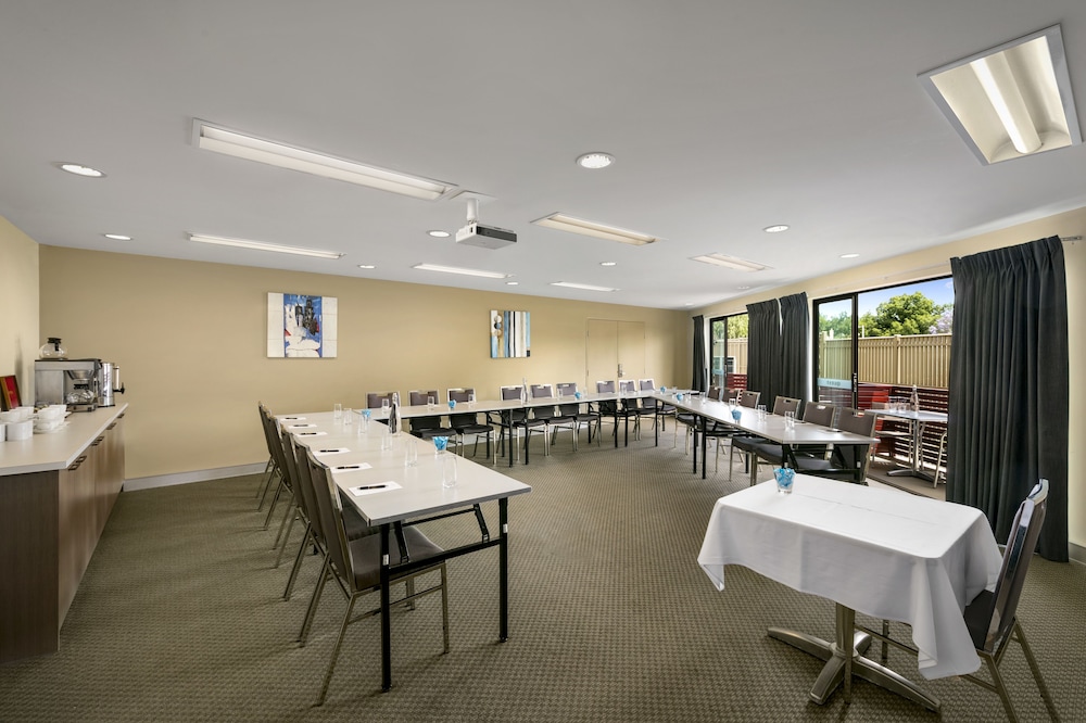 QUEST BENDIGO CENTRAL 27/28