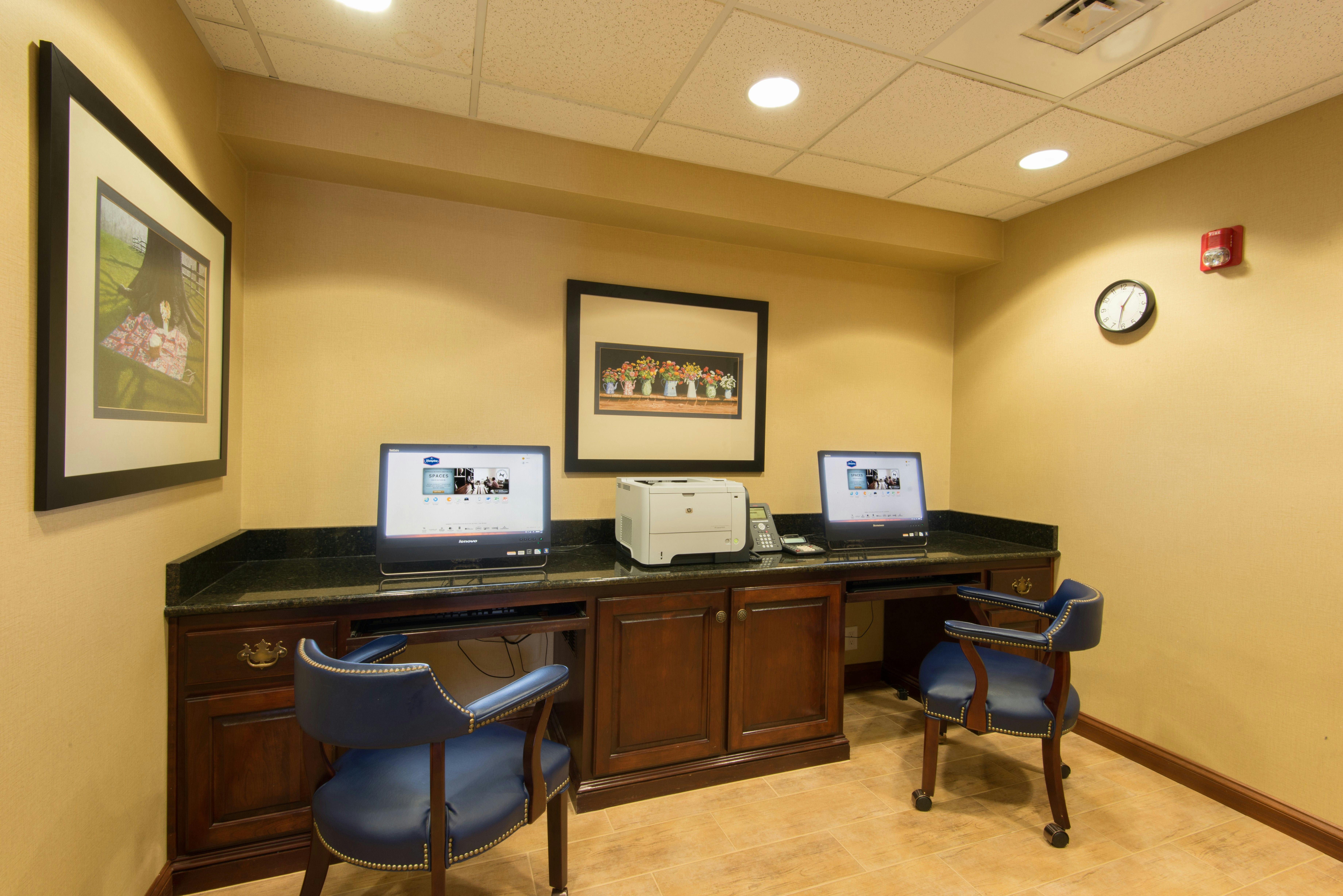 Hampton Inn Mount Airy 38/52