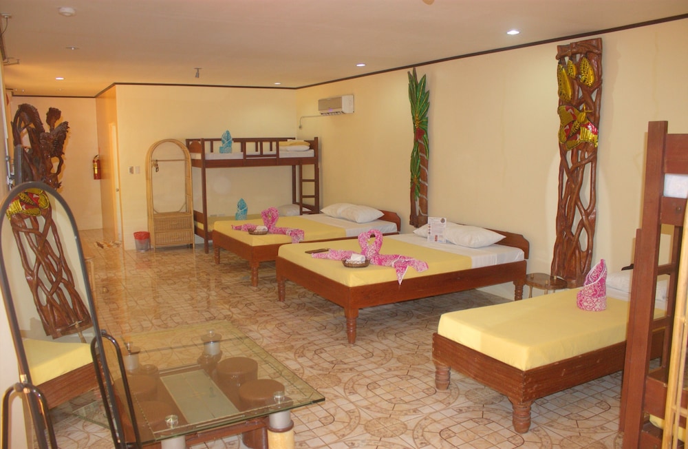 Deep Forest Garden Hotel 33/80